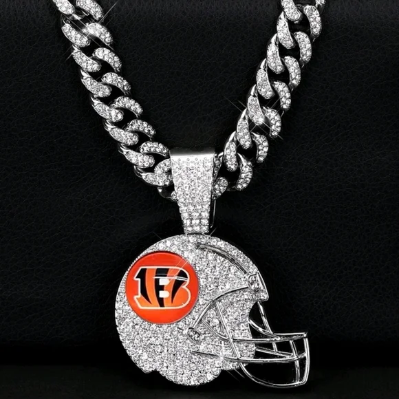 Cincinatti Bengals Helmet Or B Iced Chain Necklace 20 Or 24